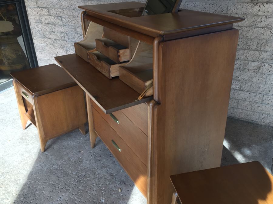 John Van Koert For Drexel Mid-Century Modern Projection Series Gentleman's Dresser Chest Of Drawers With Built In Mirror And Pair Of Drexel Nightstands [Photo 27]