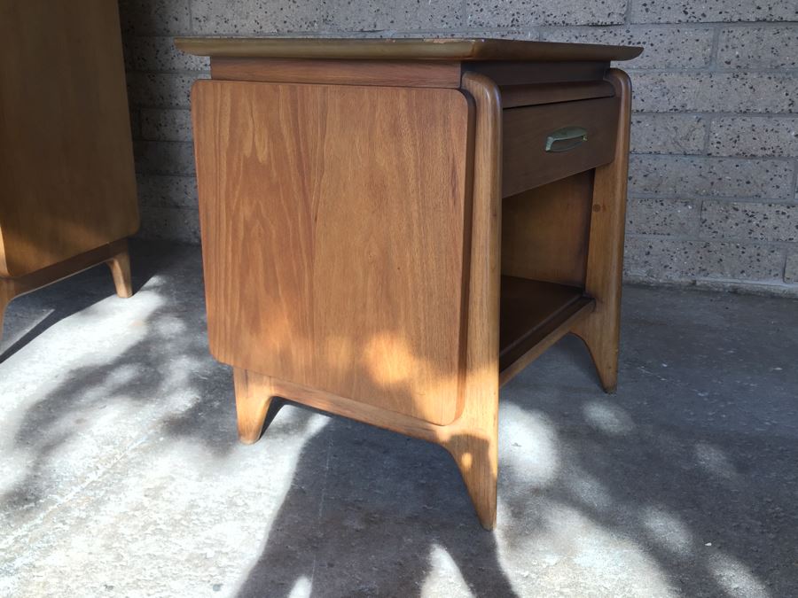 John Van Koert For Drexel Mid-Century Modern Projection Series Gentleman's Dresser Chest Of Drawers With Built In Mirror And Pair Of Drexel Nightstands [Photo 4]