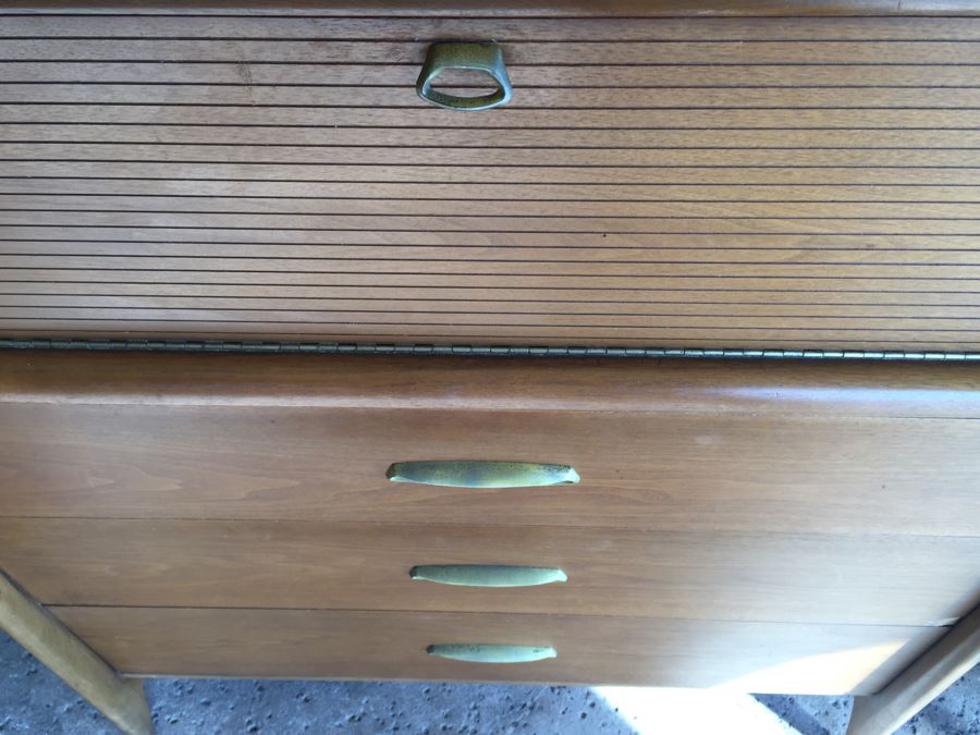 John Van Koert For Drexel Mid-Century Modern Projection Series Gentleman's Dresser Chest Of Drawers With Built In Mirror And Pair Of Drexel Nightstands [Photo 29]