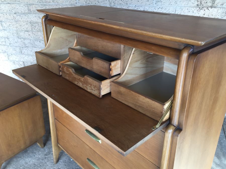 John Van Koert For Drexel Mid-Century Modern Projection Series Gentleman's Dresser Chest Of Drawers With Built In Mirror And Pair Of Drexel Nightstands [Photo 20]