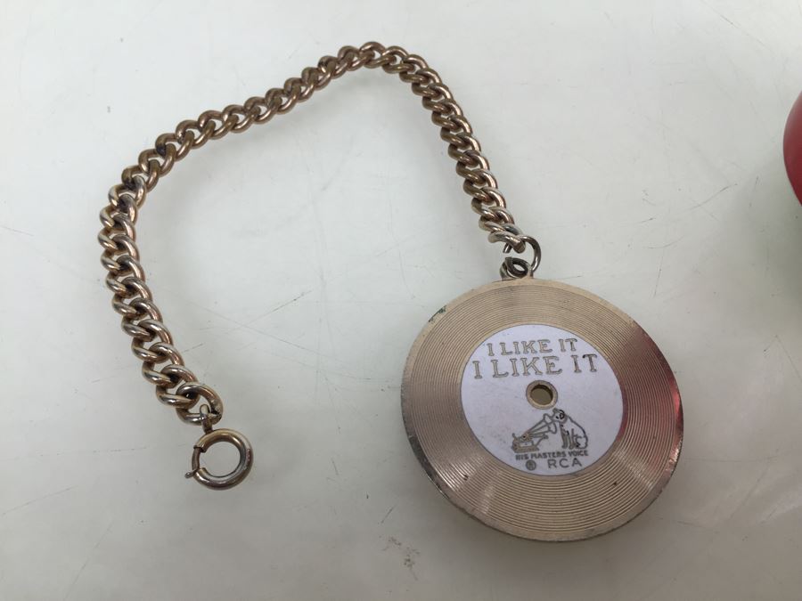 'I LIKE IT. I LIKE IT' His Masters Voice RCA Metal Record Bracelet [Photo 2]