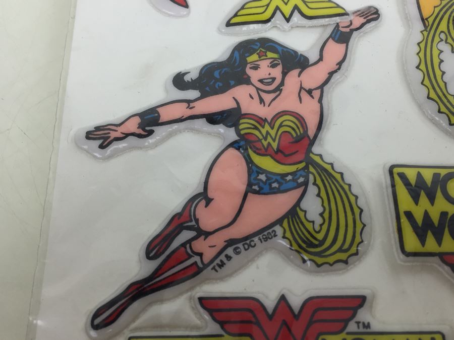 Wonder Woman 3D Stickers New In Packaging DC Comics Vintage 1982 [Photo 6]