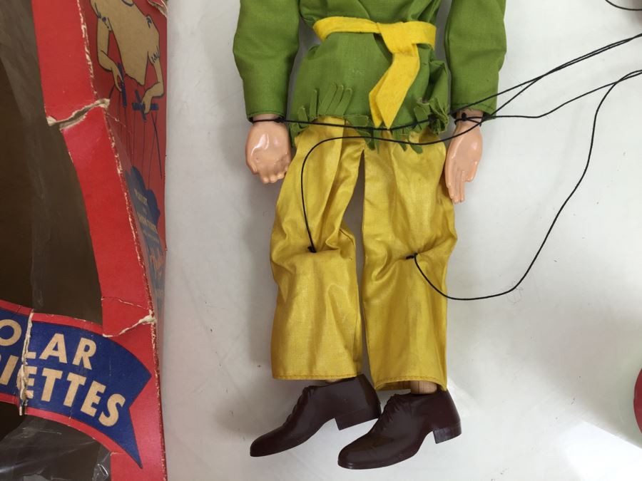 Hazelle's Popular Marionettes 'Robin Hood' 809 Puppet With Damaged Box [Photo 17]