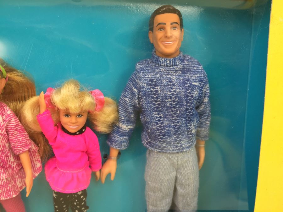 Pair Of FULL HOUSE TV Show Action Figure Sets Danny's Family And Jesse's Family Tiger Toys 86-101 86-102 New In Box Vintage 1993 [Photo 9]