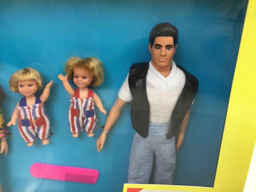 Pair Of FULL HOUSE TV Show Action Figure Sets Danny's Family And Jesse's Family Tiger Toys 86-101 86-102 New In Box Vintage 1993 [Photo 12]
