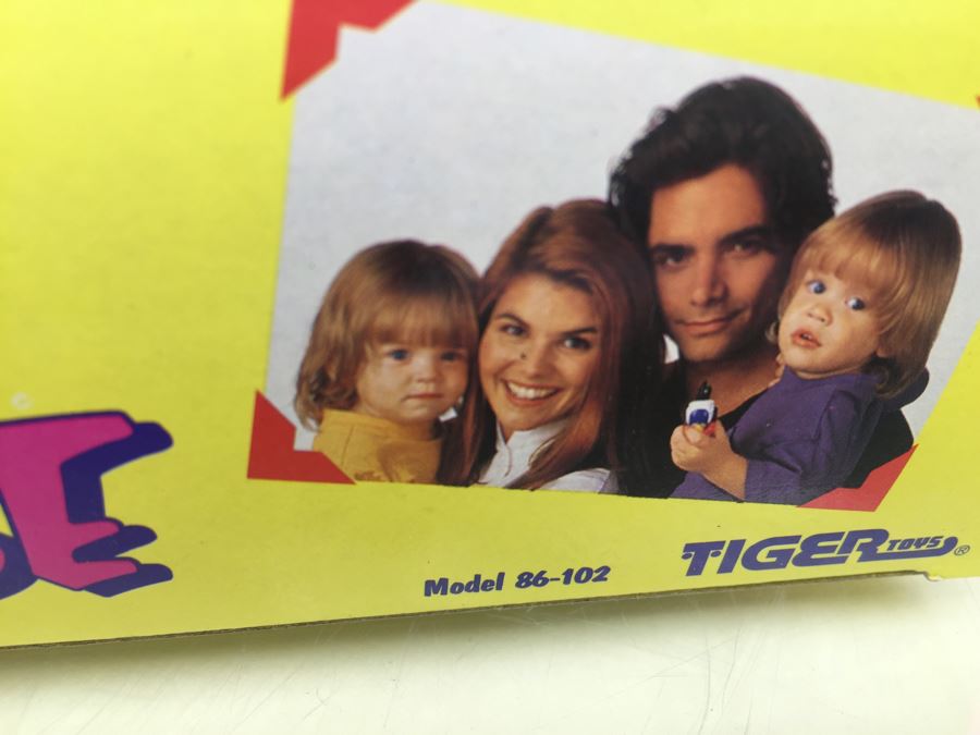 Pair Of FULL HOUSE TV Show Action Figure Sets Danny's Family And Jesse's Family Tiger Toys 86-101 86-102 New In Box Vintage 1993 [Photo 17]