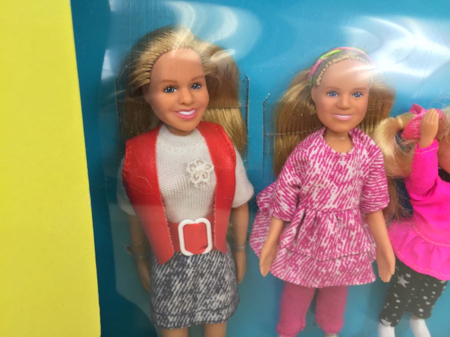 Pair Of FULL HOUSE TV Show Action Figure Sets Danny's Family And Jesse's Family Tiger Toys 86-101 86-102 New In Box Vintage 1993 [Photo 8]