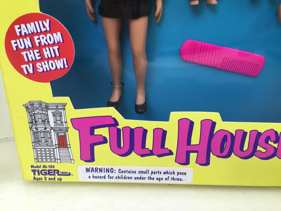 Pair Of FULL HOUSE TV Show Action Figure Sets Danny's Family And Jesse's Family Tiger Toys 86-101 86-102 New In Box Vintage 1993 [Photo 10]