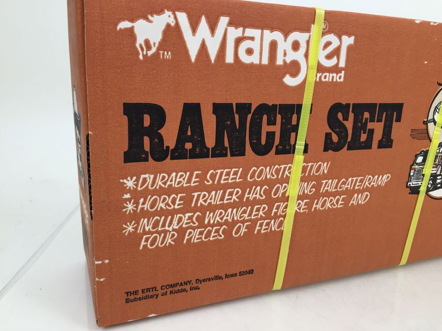 ERTL Wrangler Brand Ranch Set Featuring Wrangler Man New In Box 3674 [Photo 11]