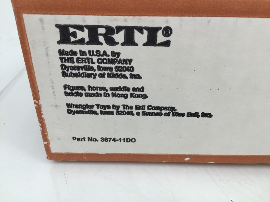 ERTL Wrangler Brand Ranch Set Featuring Wrangler Man New In Box 3674 [Photo 13]