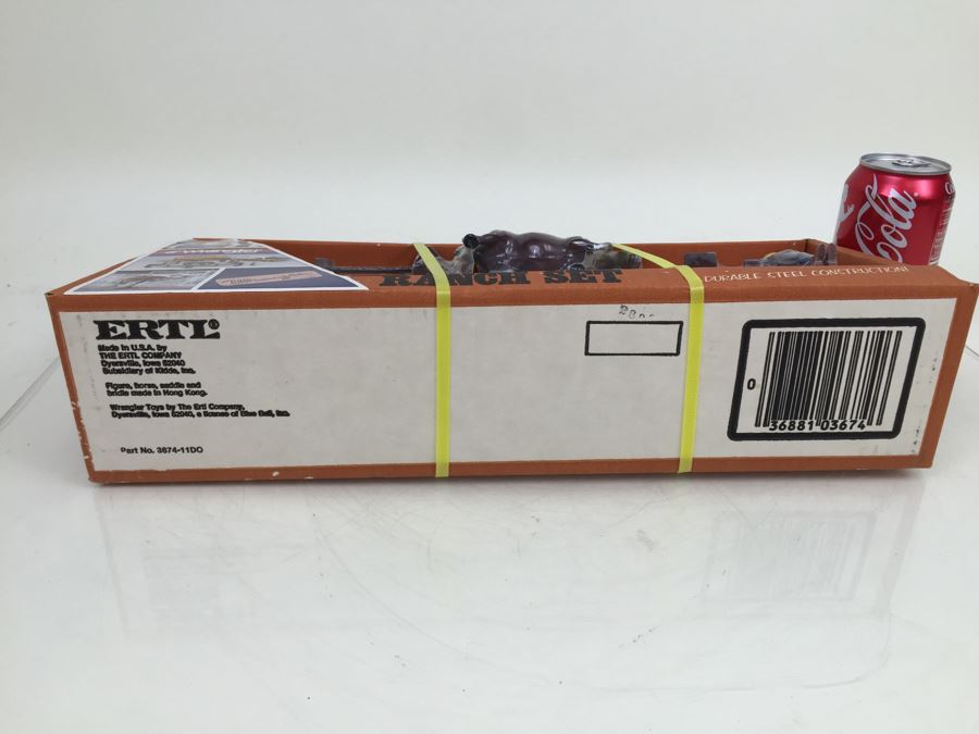ERTL Wrangler Brand Ranch Set Featuring Wrangler Man New In Box 3674 [Photo 12]