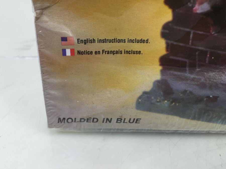SUPERMAN MONOGRAM Model Kit Featuring Superman Punching Through Brick Wall 8' Tall 6301 New In Box Sealed DC Comics Vintage 1978 [Photo 7]