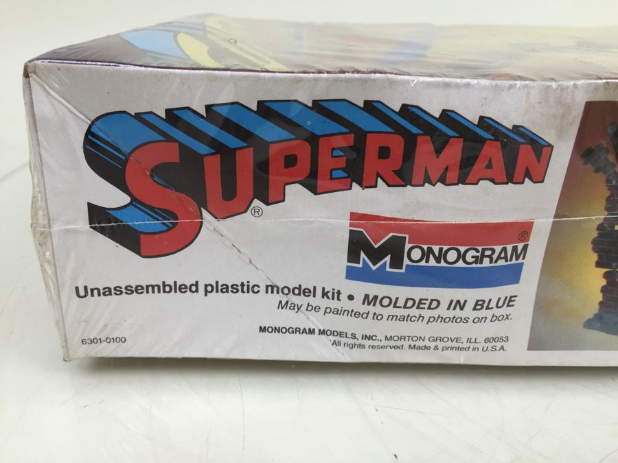 SUPERMAN MONOGRAM Model Kit Featuring Superman Punching Through Brick Wall 8' Tall 6301 New In Box Sealed DC Comics Vintage 1978 [Photo 13]