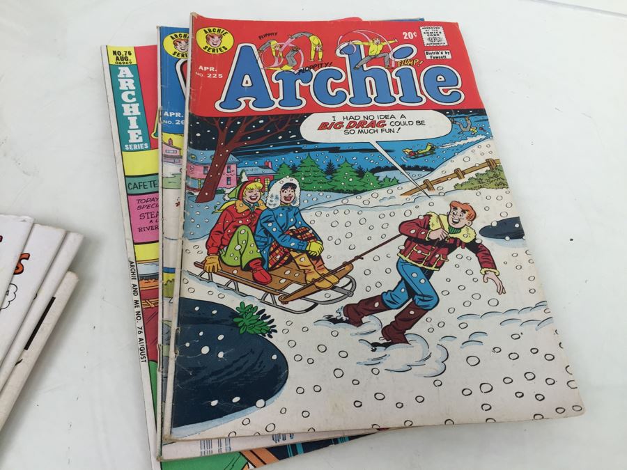 (7) Archie Series Comic Books Life With Archie + Reggie's Wise Guy Jokes + Little Archie + More [Photo 15]