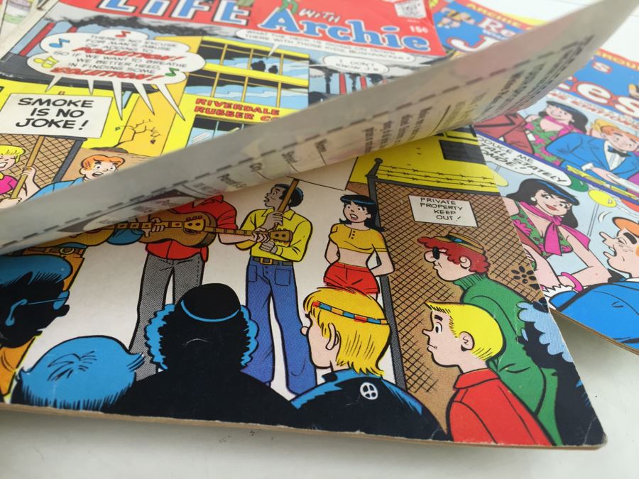 (7) Archie Series Comic Books Life With Archie + Reggie's Wise Guy Jokes + Little Archie + More [Photo 5]