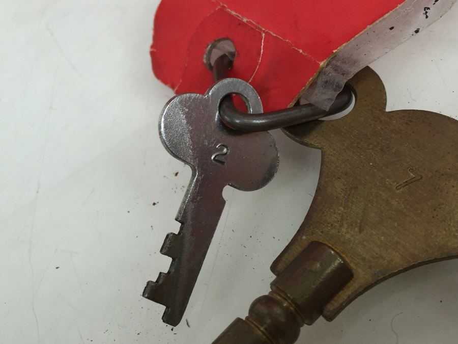 PULVER Chewing Gum One Cent Deliver A 'Tasty Chew' Coin Op With Moving Clown Red Porcelain Working With Key [Photo 14]