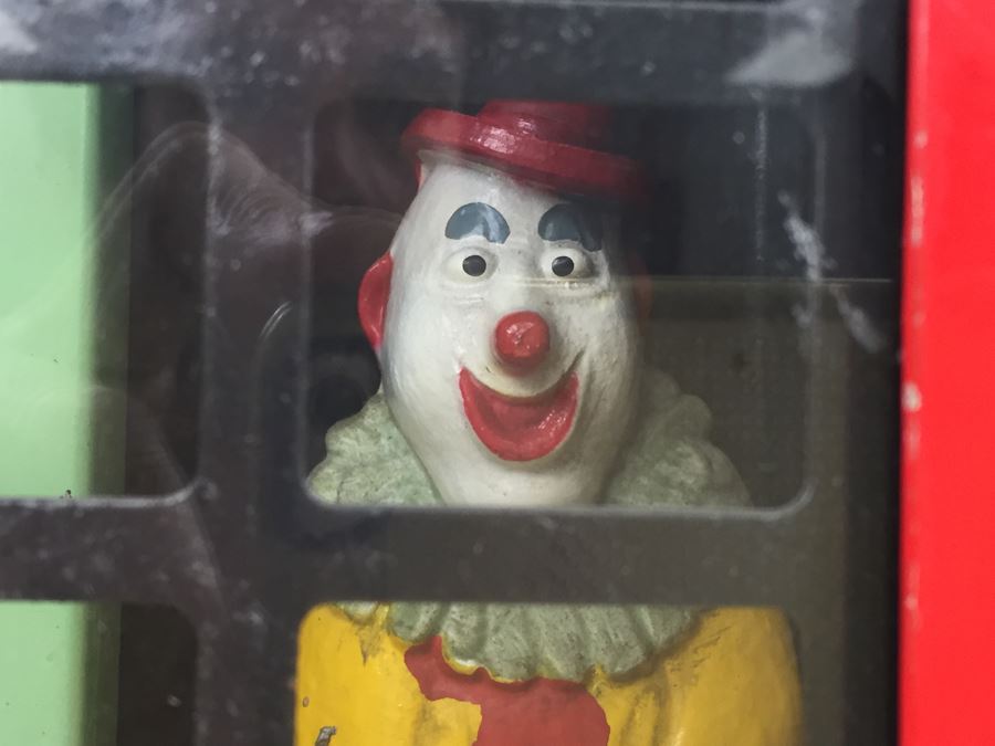 PULVER Chewing Gum One Cent Deliver A 'Tasty Chew' Coin Op With Moving Clown Red Porcelain Working With Key [Photo 3]