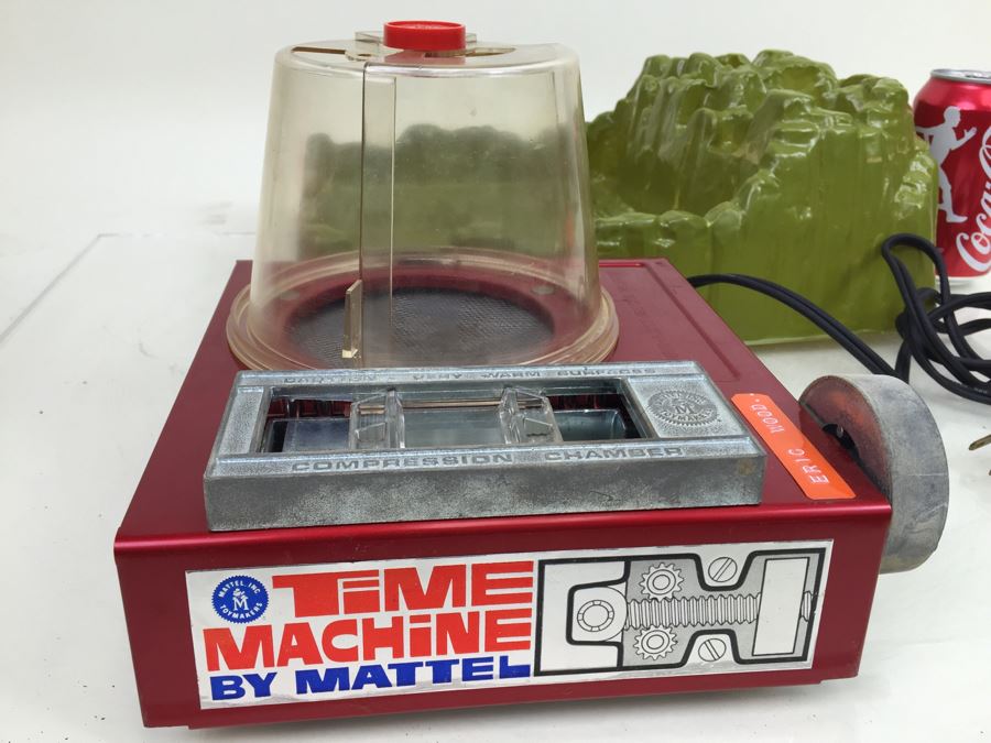 A Strange Change Toy Featuring THE LOST WORLD 16 Time Capsules Mattel 4581 Vintage 1967 With Box [Photo 3]