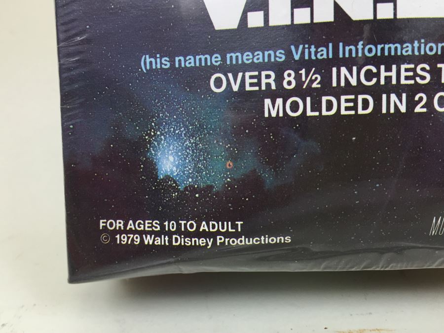Walt Disney Studios' The Black Hole V.I.N.CENT. MPC Model Kit Over 8 1/2' Tall Robot Droid New In Box Sealed Vintage 1979 [Photo 8]