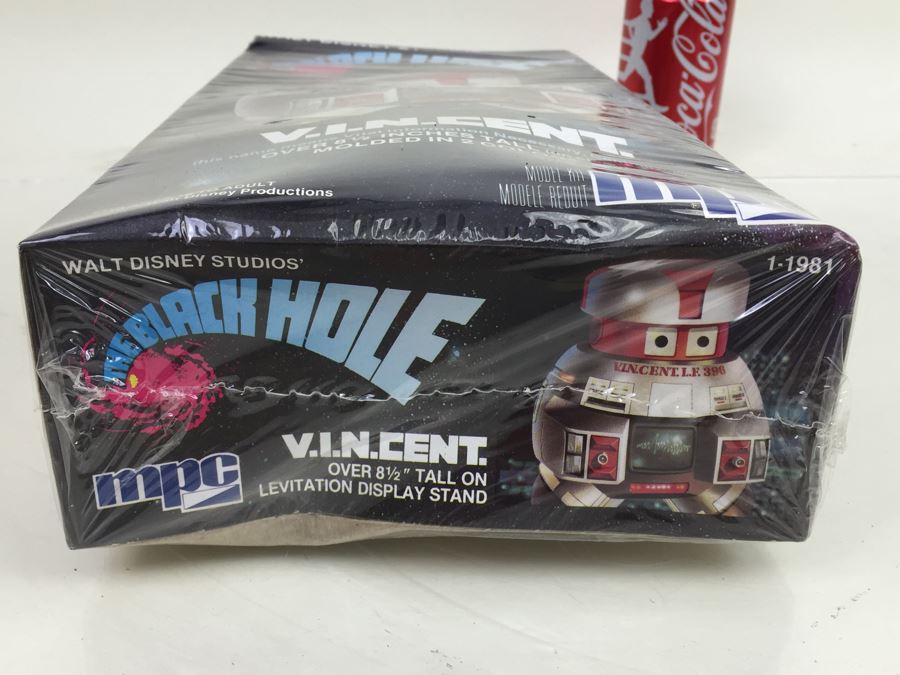 Walt Disney Studios' The Black Hole V.I.N.CENT. MPC Model Kit Over 8 1/2' Tall Robot Droid New In Box Sealed Vintage 1979 [Photo 10]