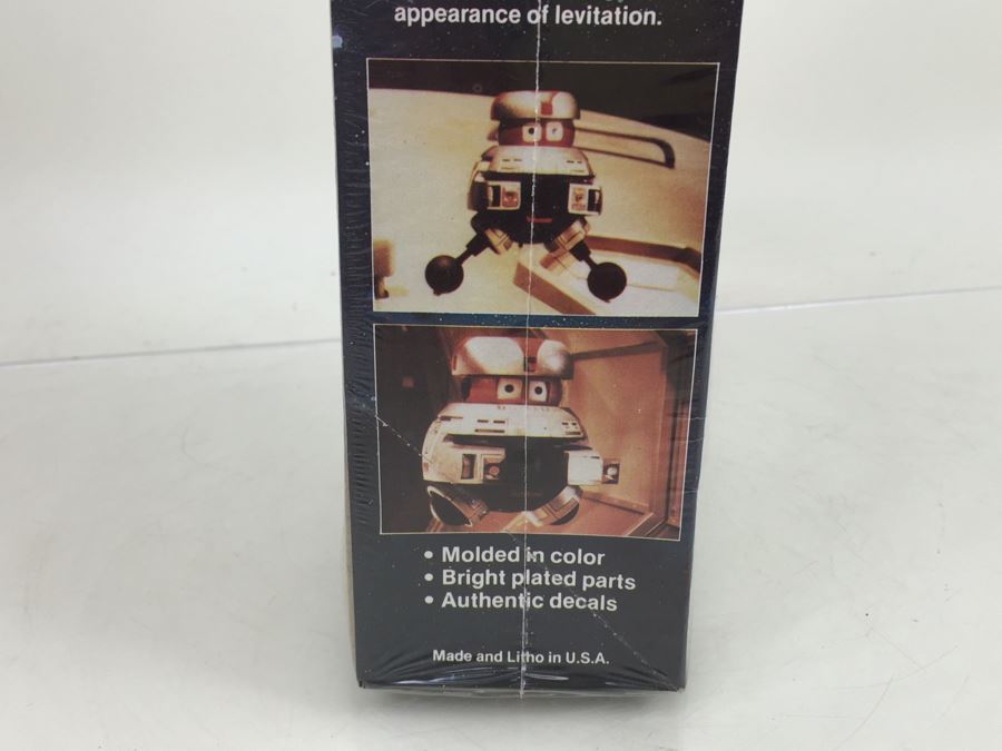 Walt Disney Studios' The Black Hole V.I.N.CENT. MPC Model Kit Over 8 1/2' Tall Robot Droid New In Box Sealed Vintage 1979 [Photo 20]