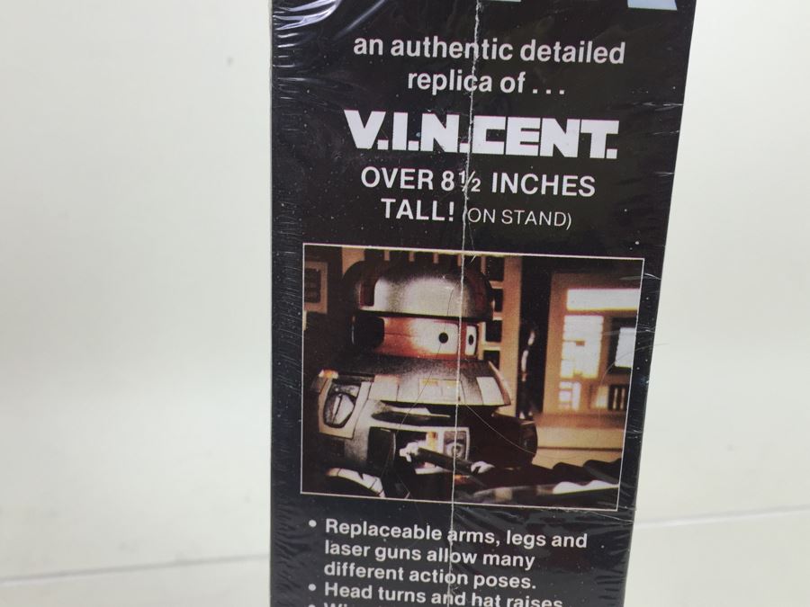 Walt Disney Studios' The Black Hole V.I.N.CENT. MPC Model Kit Over 8 1/2' Tall Robot Droid New In Box Sealed Vintage 1979 [Photo 17]