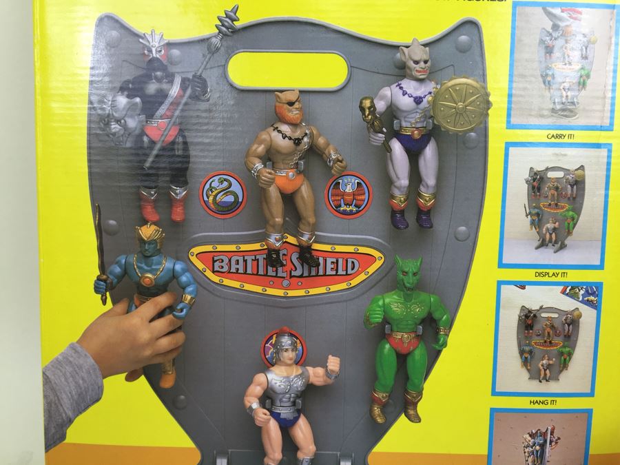 Battle Shields Collectors Showcase For 'Masters Of The Universe', 'Thundercats', 'Blackstar' 5 3/4' Action Figures TARA TOY CORP Vintage 1986 [Photo 5]