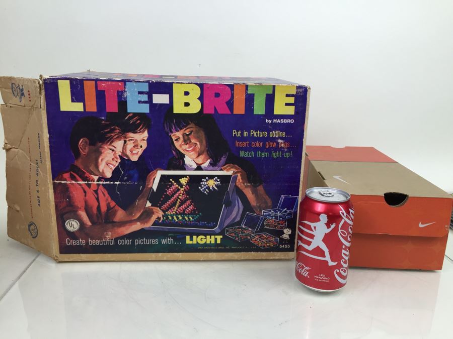 Vintage LITE-BRITE By HASBRO 5455 With Box And Tons Of Extra Colored Light Pegs Vintage 1967 [Photo 4]