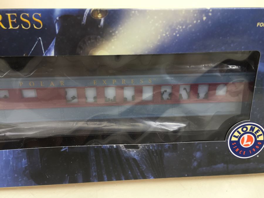 Pair Of LIONEL Trains 'The Polar Express' Polar Express Baggage Car 6-25135 And The Polar Express Diner Car 6-25134 From 2005 [Photo 14]