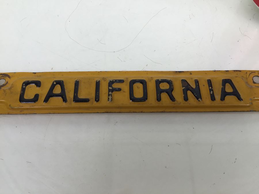 Vintage 1942 CALIFORNIA Yellow Vehicle Registration License Plate [Photo 2]