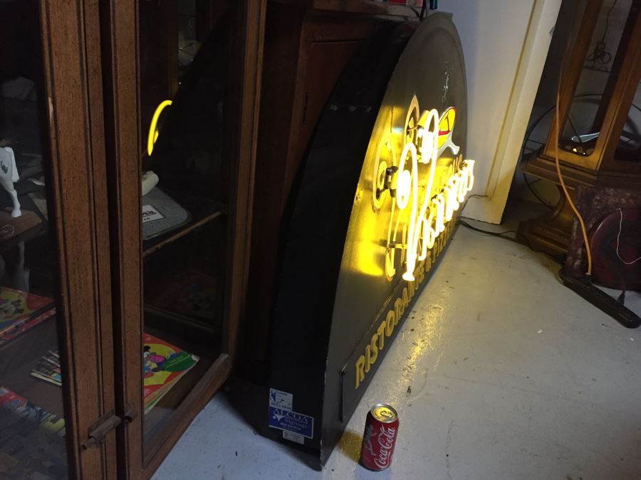 Vigilucci's Ristorante & Pizzeria Original NEON Restaurant Sign Working Own A Piece Of Local History [Photo 9]