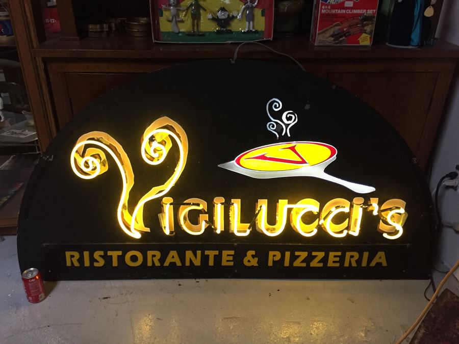 Vigilucci's Ristorante & Pizzeria Original NEON Restaurant Sign Working Own A Piece Of Local History [Photo 11]