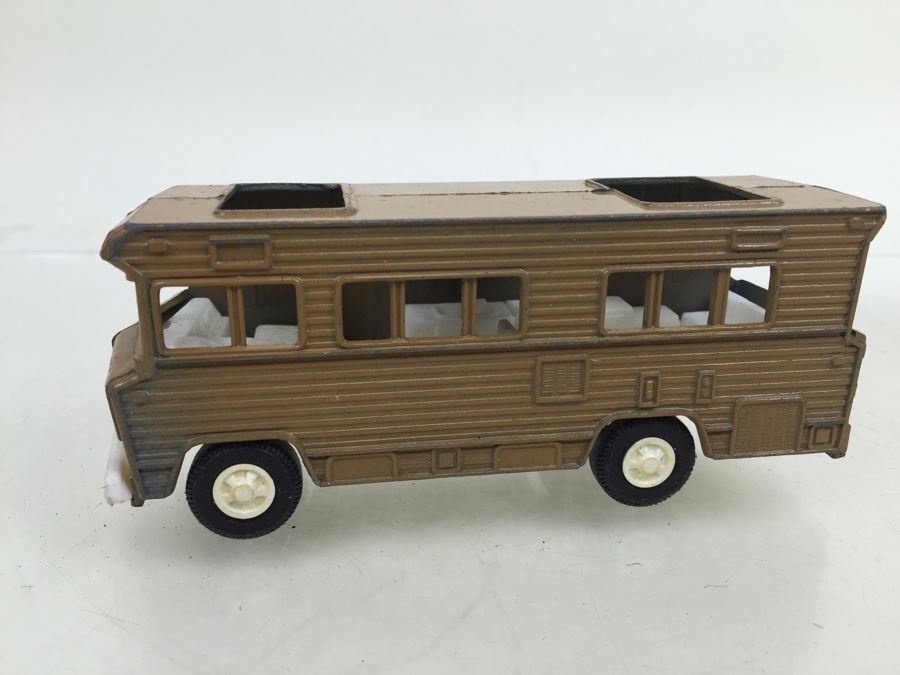 TOOTSIETOY 'Camper' [Photo 7]