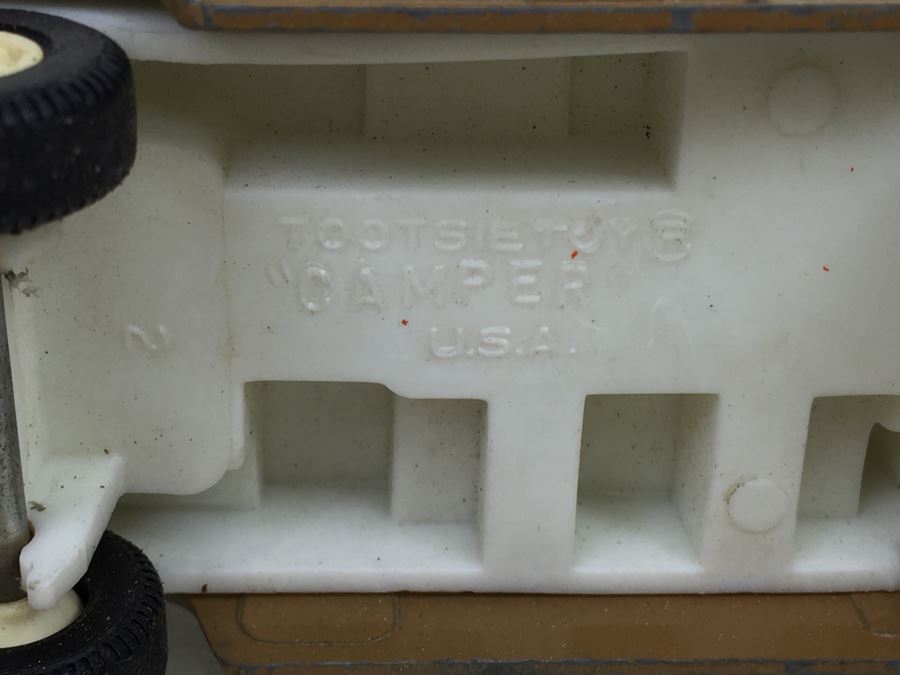 TOOTSIETOY 'Camper' [Photo 3]