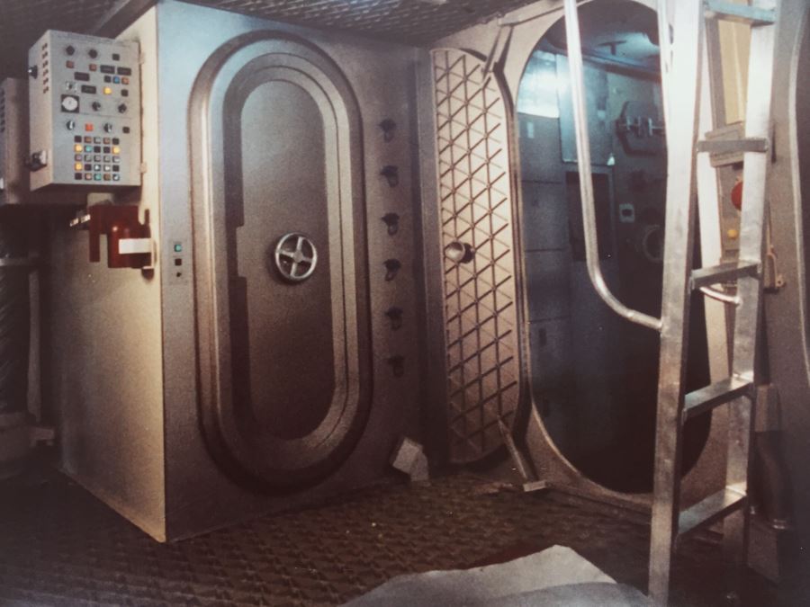 Pair Of Six Million Dollar Man Set Photos From The Art Director (Lee Majors) [Photo 6]