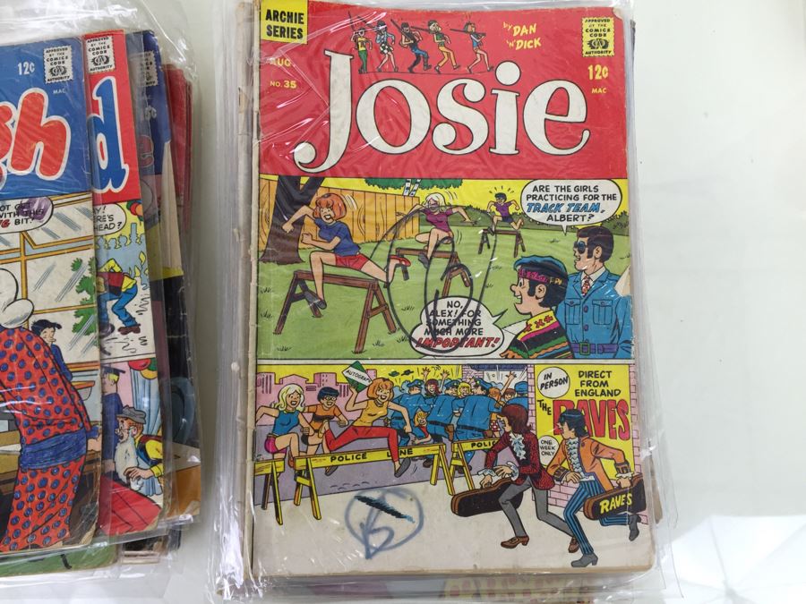 Stack Of Archie Series Comic Books Josie, PEP, Archie's Joke Book, Life With Archie - Condition Of Covers Is Poor [Photo 16]