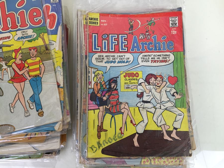 Stack Of Archie Series Comic Books Josie, PEP, Archie's Joke Book, Life With Archie - Condition Of Covers Is Poor [Photo 20]