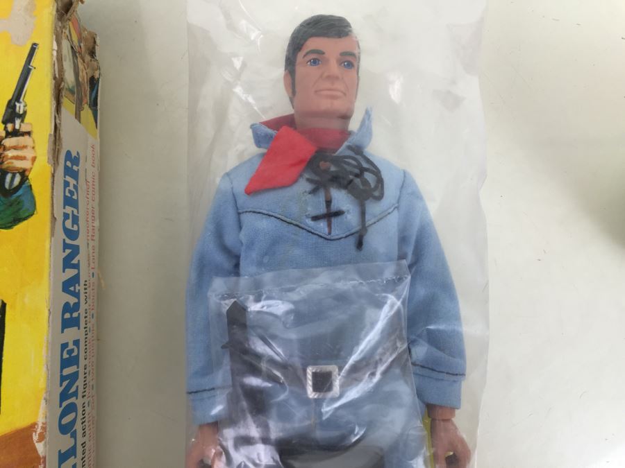 Fully Jointed Lone Ranger Action Figure With Lone Ranger Comic Book Gabrie 23620 Sealed In Damaged Box Vintage 1975 [Photo 17]