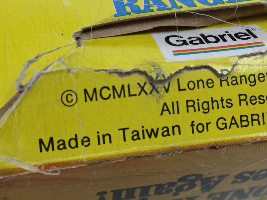 Fully Jointed Lone Ranger Action Figure With Lone Ranger Comic Book Gabrie 23620 Sealed In Damaged Box Vintage 1975 [Photo 13]