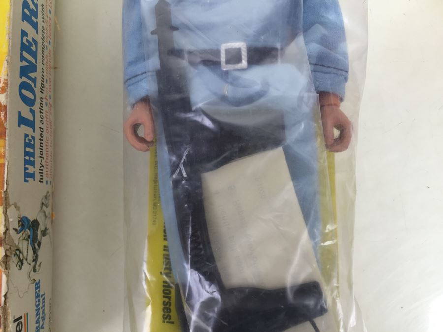 Fully Jointed Lone Ranger Action Figure With Lone Ranger Comic Book Gabrie 23620 Sealed In Damaged Box Vintage 1975 [Photo 18]