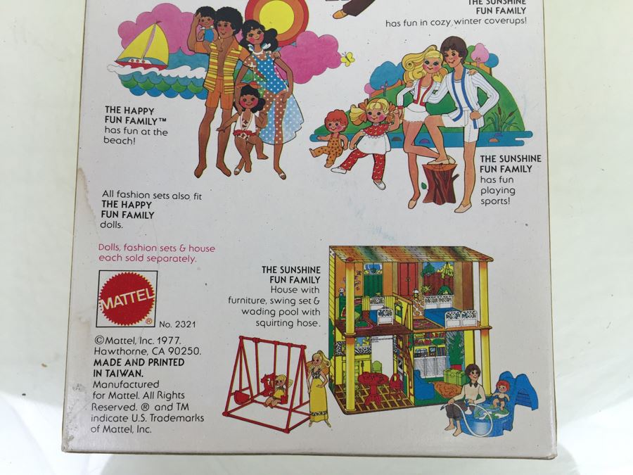 The Sunshine Family Dolls With Storybook And Playroom Project Mattel 2321 9195 New In Packaging Vintage 1975 1977 [Photo 14]