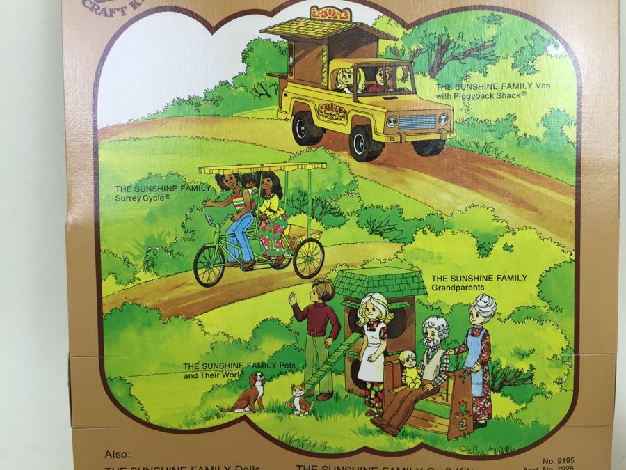 The Sunshine Family Dolls With Storybook And Playroom Project Mattel 2321 9195 New In Packaging Vintage 1975 1977 [Photo 24]