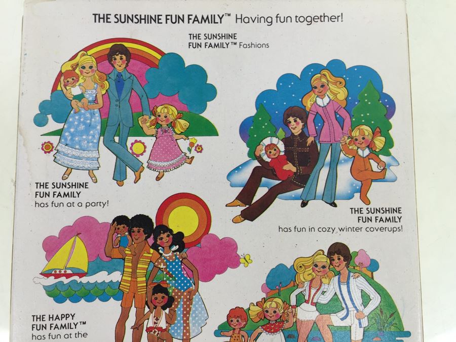 The Sunshine Family Dolls With Storybook And Playroom Project Mattel 2321 9195 New In Packaging Vintage 1975 1977 [Photo 13]