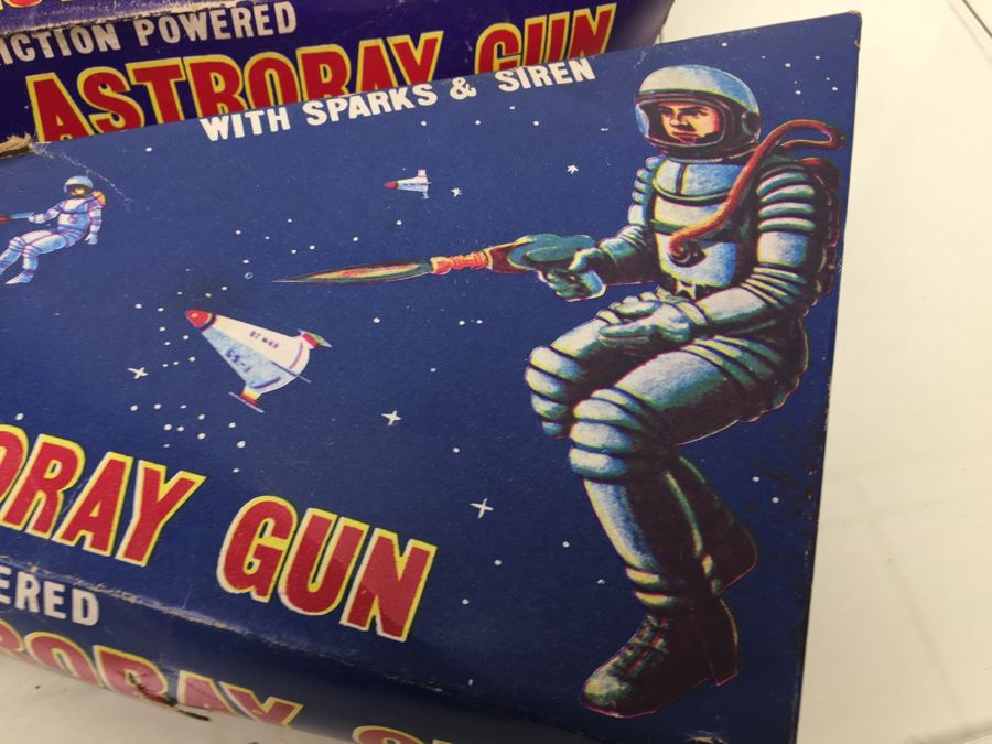 Collection Of (5) Friction Powered AstroRay Space Cosmic Guns [Photo 14]