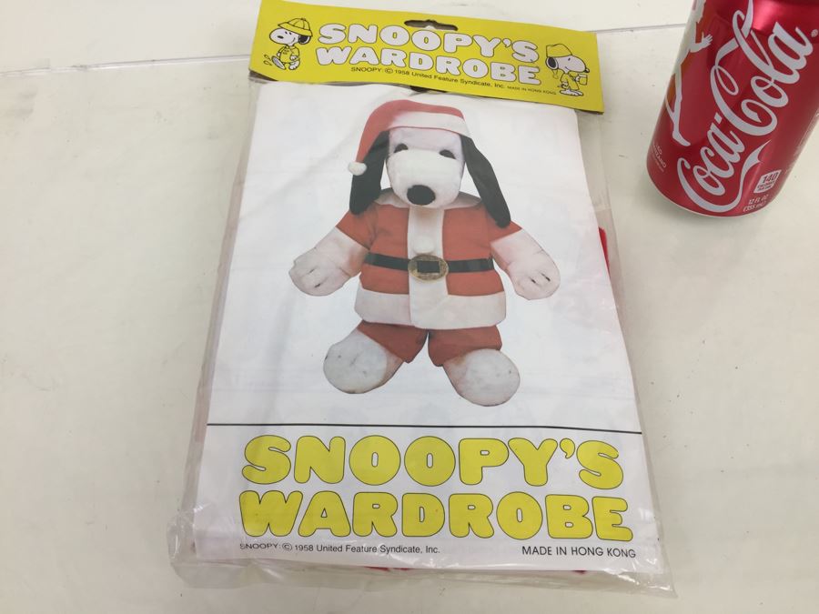 Vintage Clothes For SNOOPY Plush Dog Santa Claus Outfit New In Packaging [Photo 1]
