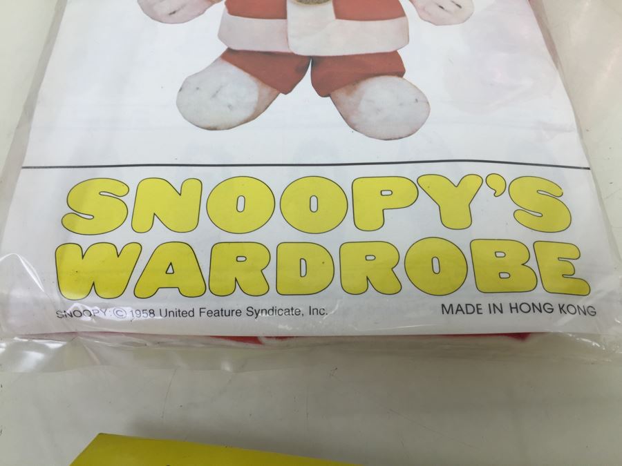 Vintage Clothes For SNOOPY Plush Dog Santa Claus Outfit New In Packaging [Photo 5]