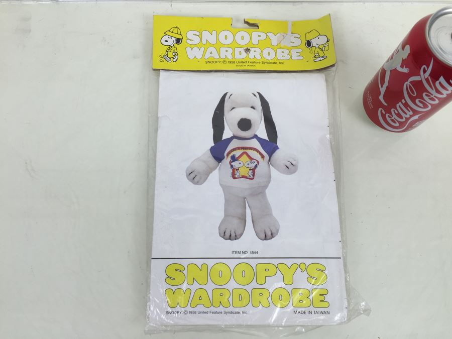 Vintage Clothes For SNOOPY Plush Dog 'You Are A Handsome Dog' Outfit New In Packaging [Photo 1]