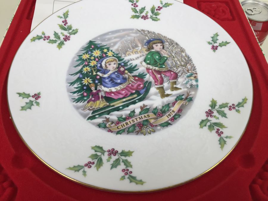 (9) Vintage Royal Doulton Tableware Collectible Christmas Plates With Original Boxes 1977-1982 [Photo 17]