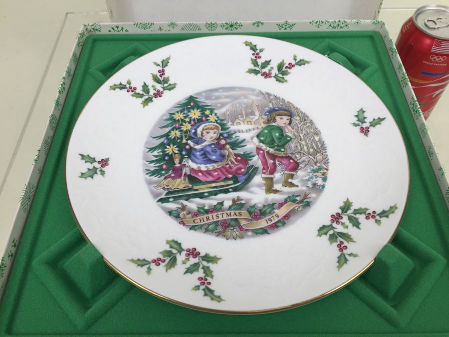 (9) Vintage Royal Doulton Tableware Collectible Christmas Plates With Original Boxes 1977-1982 [Photo 15]