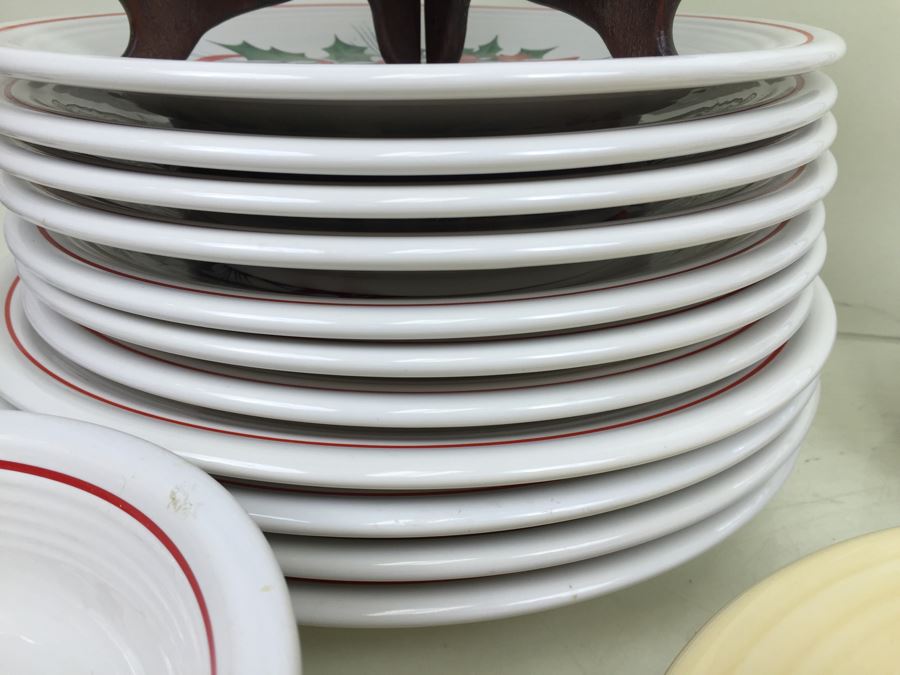 Set Of Homer Laughlin China Co Fiesta Christmas Plates [Photo 8]